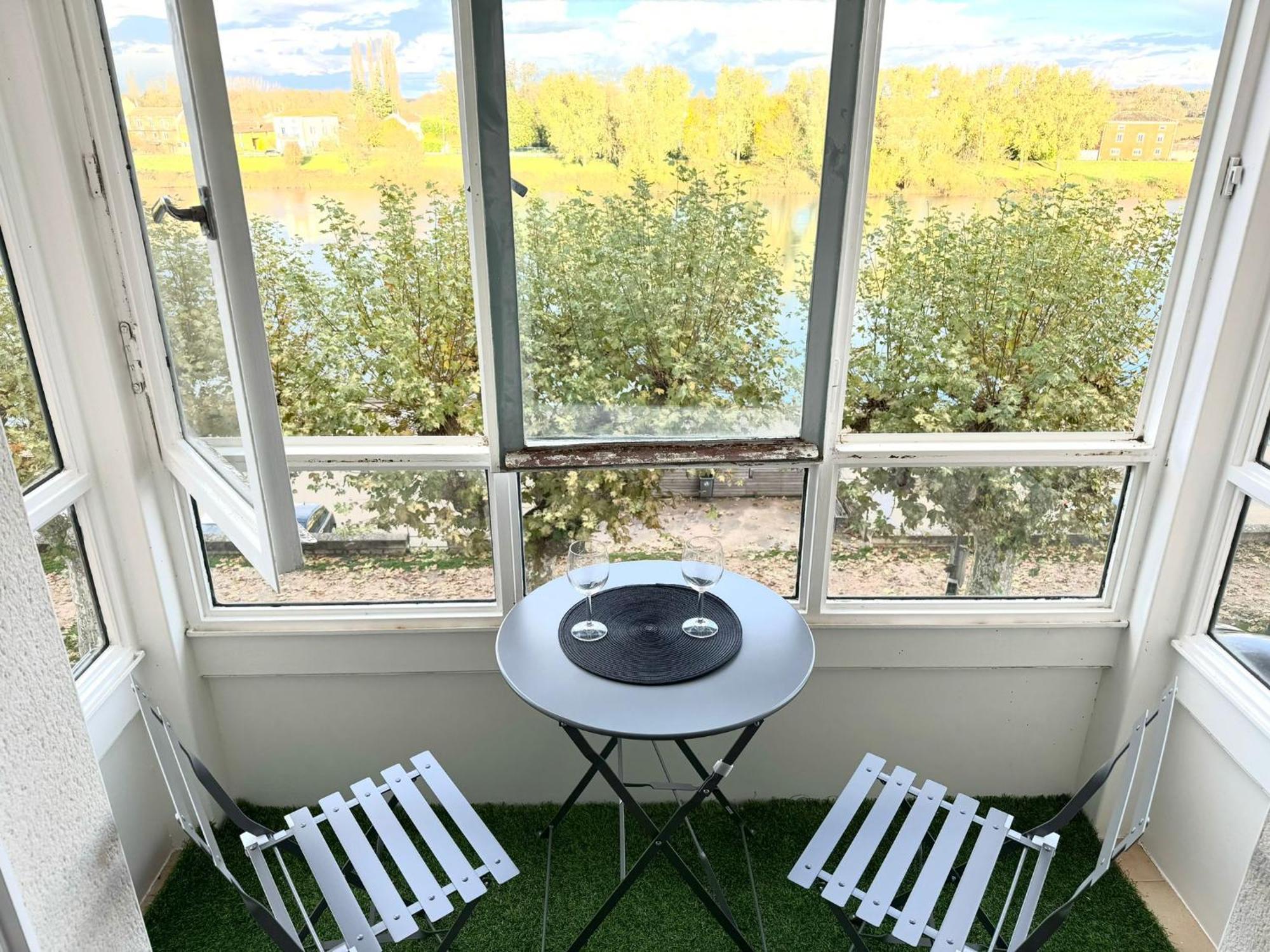 Appartement Quai Saone - By Primo C0Nciergerie Tournus Exteriér fotografie
