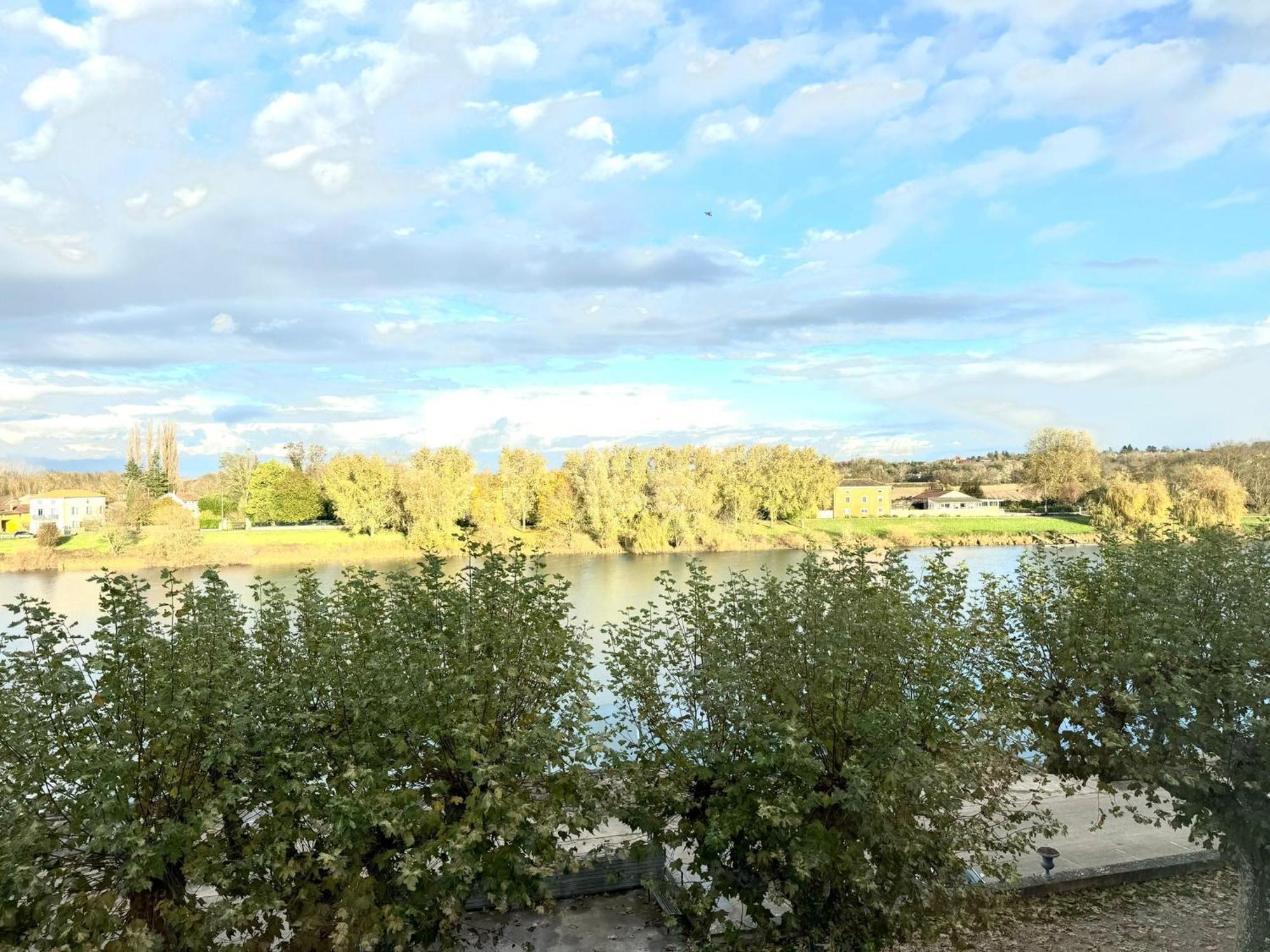 Appartement Quai Saone - By Primo C0Nciergerie Tournus Exteriér fotografie